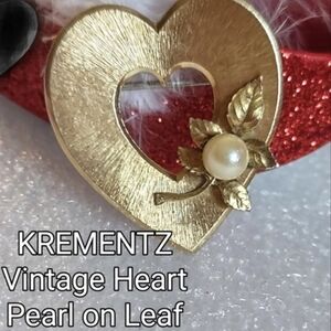 KREMENTZ Signed Heart w/pearl on Leaf Vintage Brooch